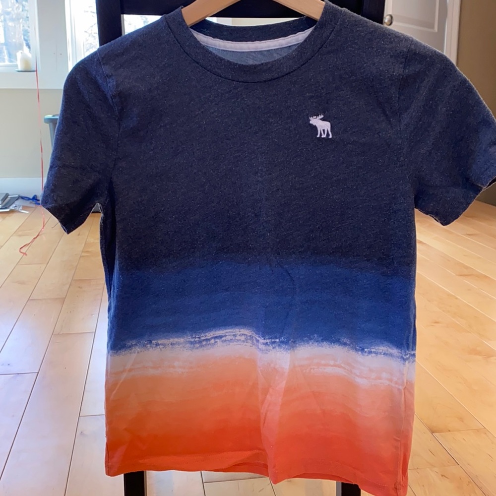 Abercrombie kids T. Multi-colored. Sz 11/12